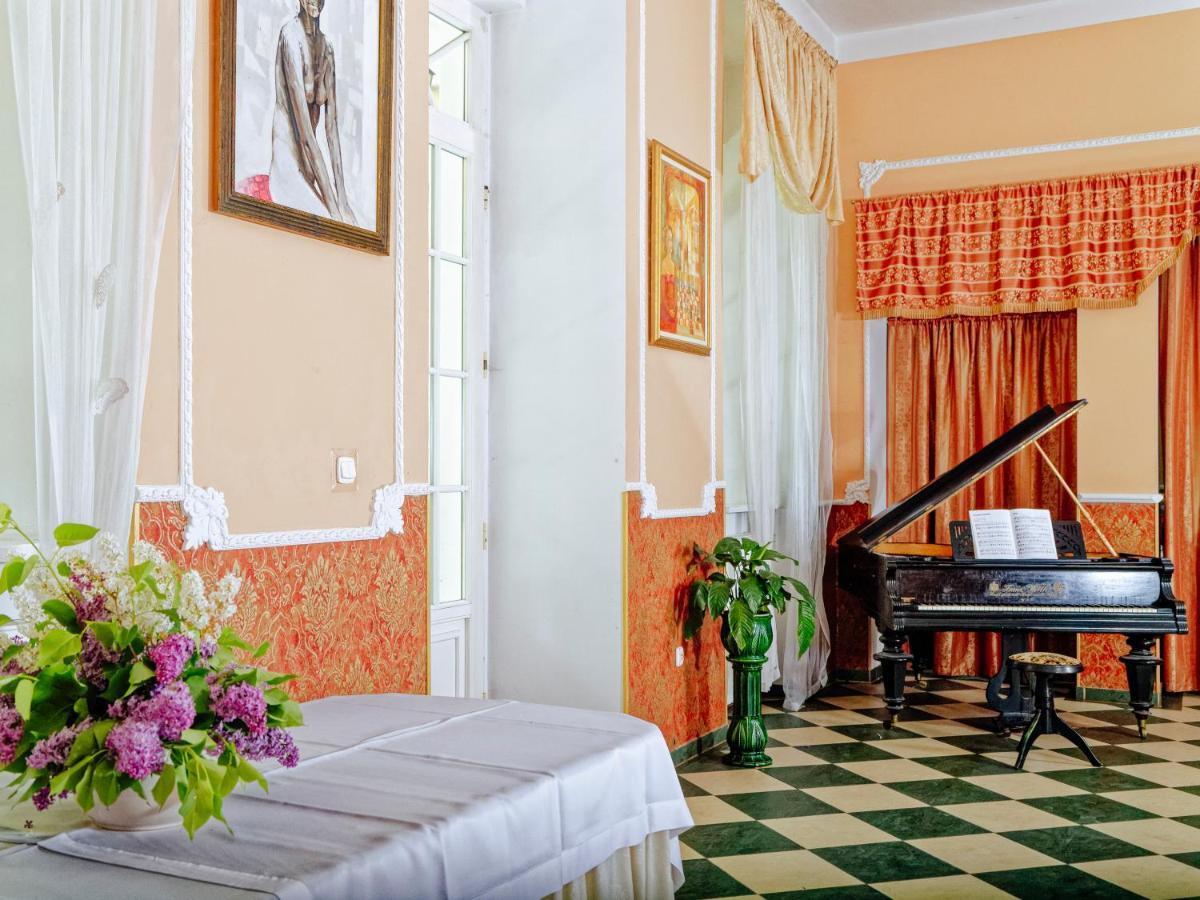 Palac Pensjonat Ptaszynka Грыфице Экстерьер фото