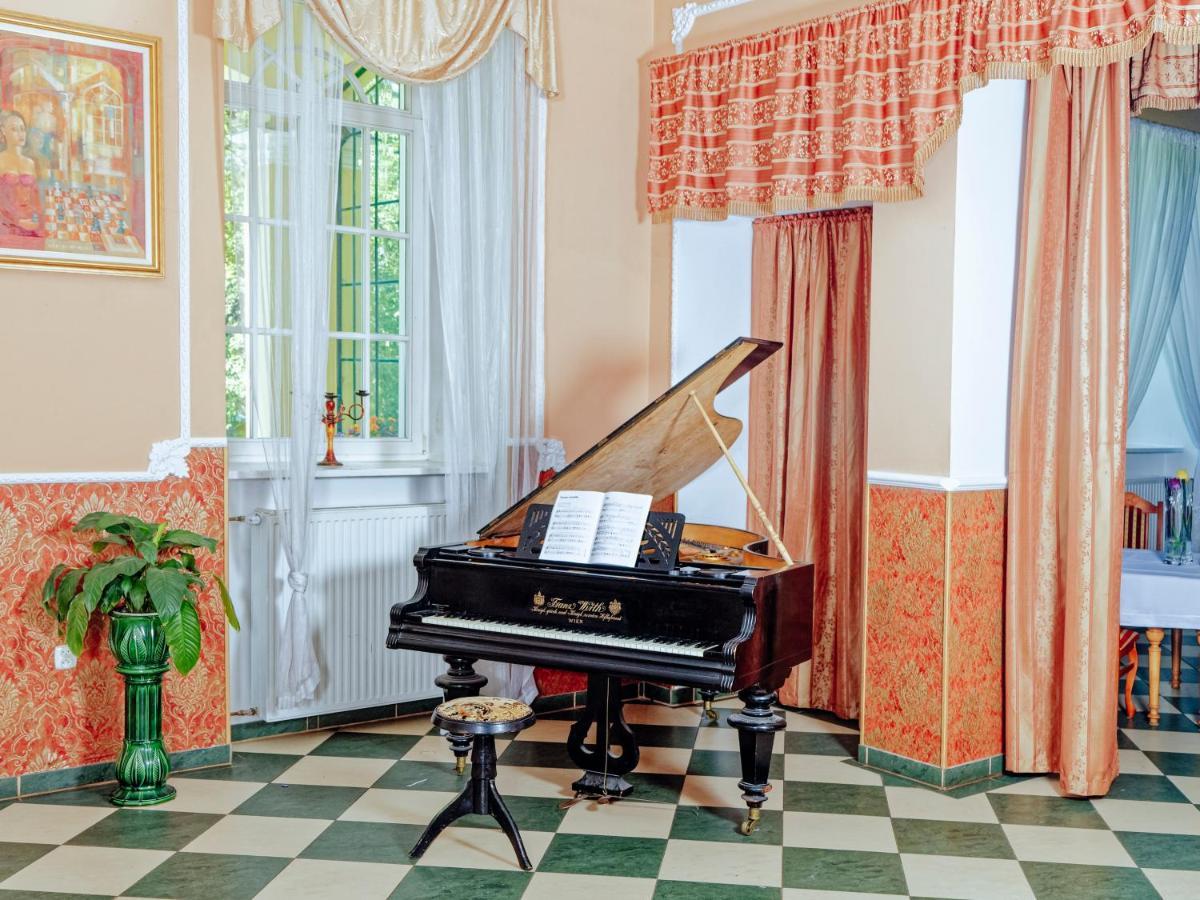 Palac Pensjonat Ptaszynka Грыфице Экстерьер фото