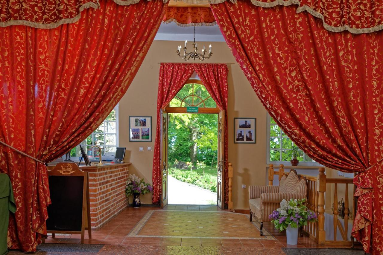 Palac Pensjonat Ptaszynka Грыфице Экстерьер фото
