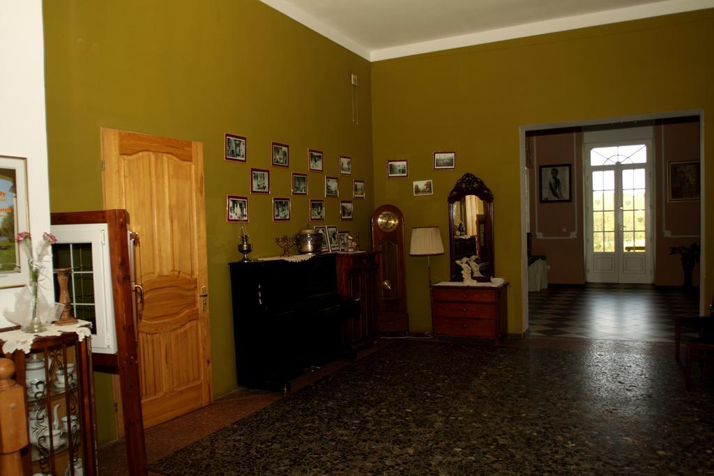 Palac Pensjonat Ptaszynka Грыфице Экстерьер фото