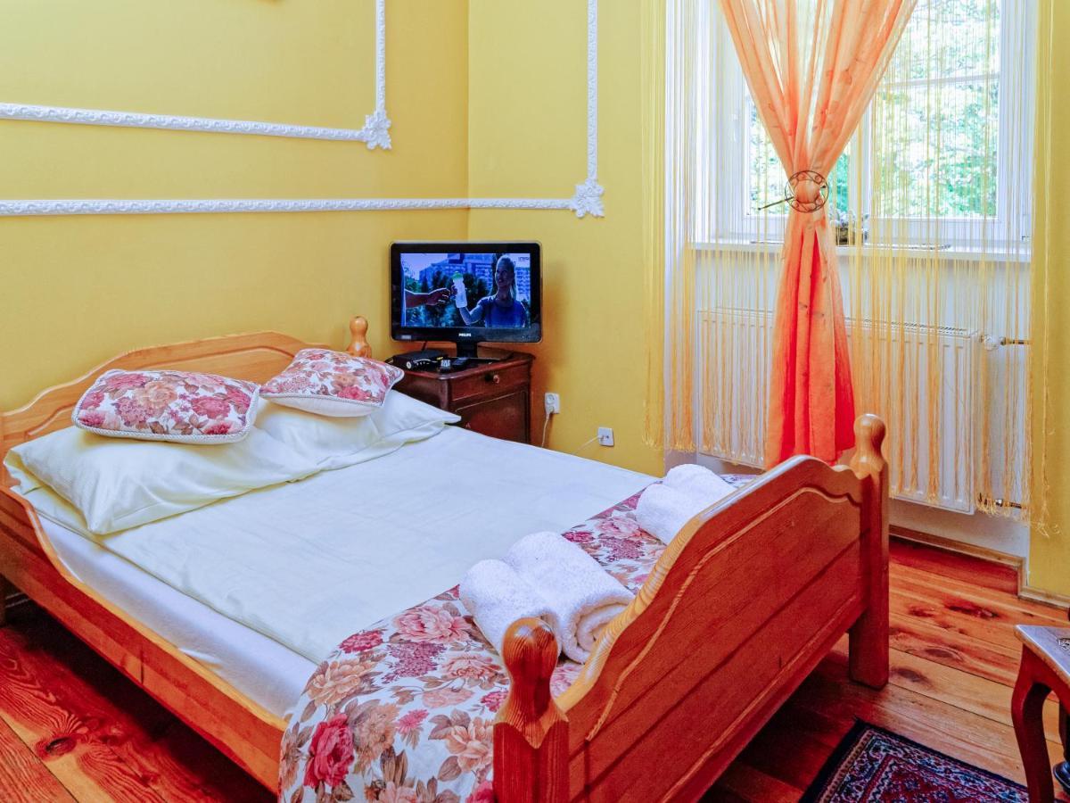 Bed and Breakfast Palac Pensjonat Ptaszynka Грыфице Экстерьер фото