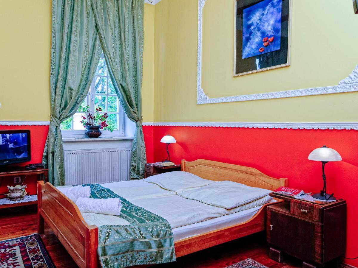 Bed and Breakfast Palac Pensjonat Ptaszynka Грыфице Экстерьер фото